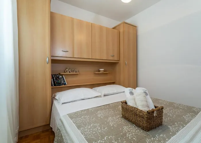 Apartment Sunny House *