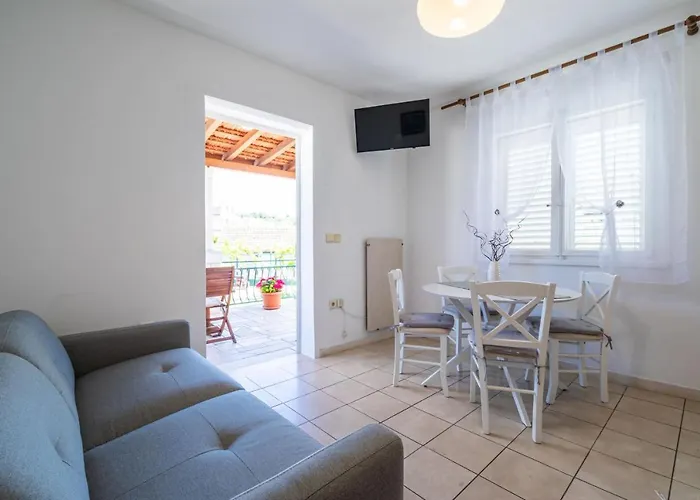 Apartment Sunny House *