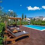 Sunny House Apartman *