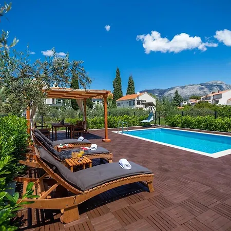 Sunny House Apartment *